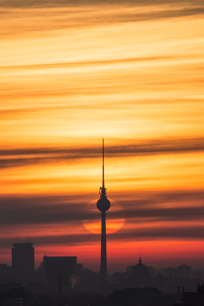 fernsehturm-vor-rotem-himmel.jpg